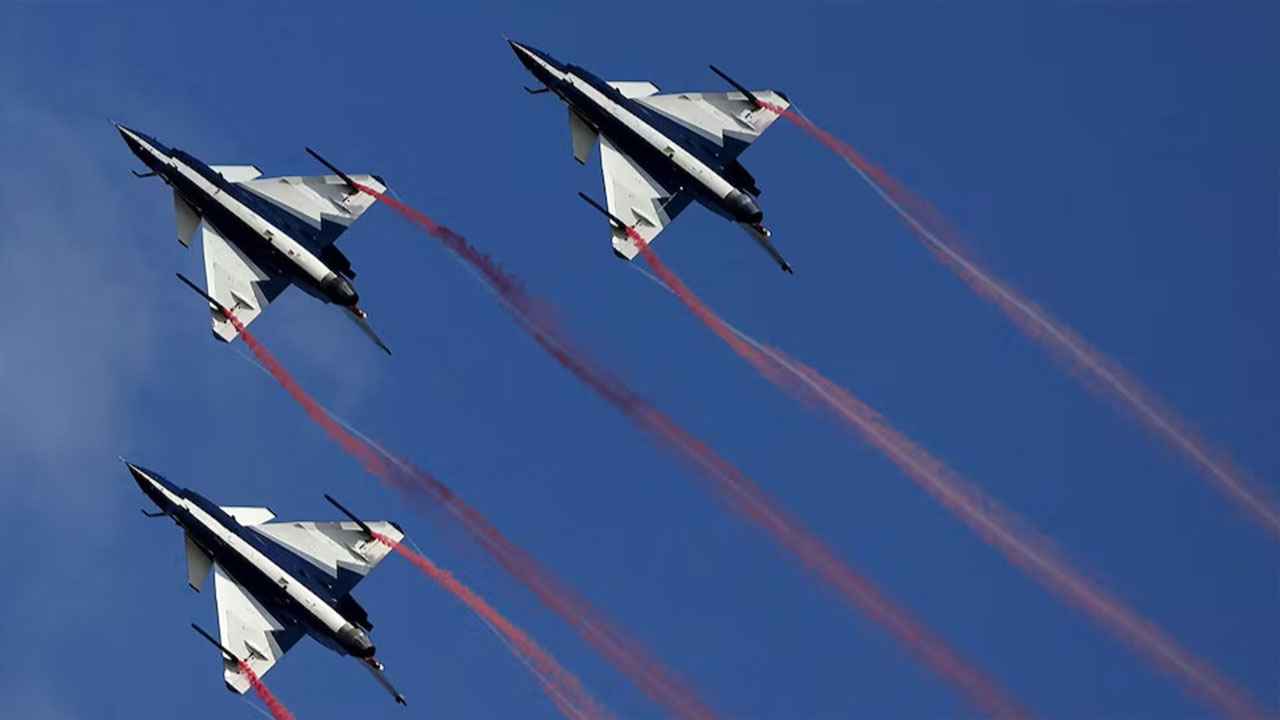 চীনের তৈরি জে-১০ দিয়ে ভারতের যুদ্ধবিমান ভূপাতিত করেছে পাকিস্তান