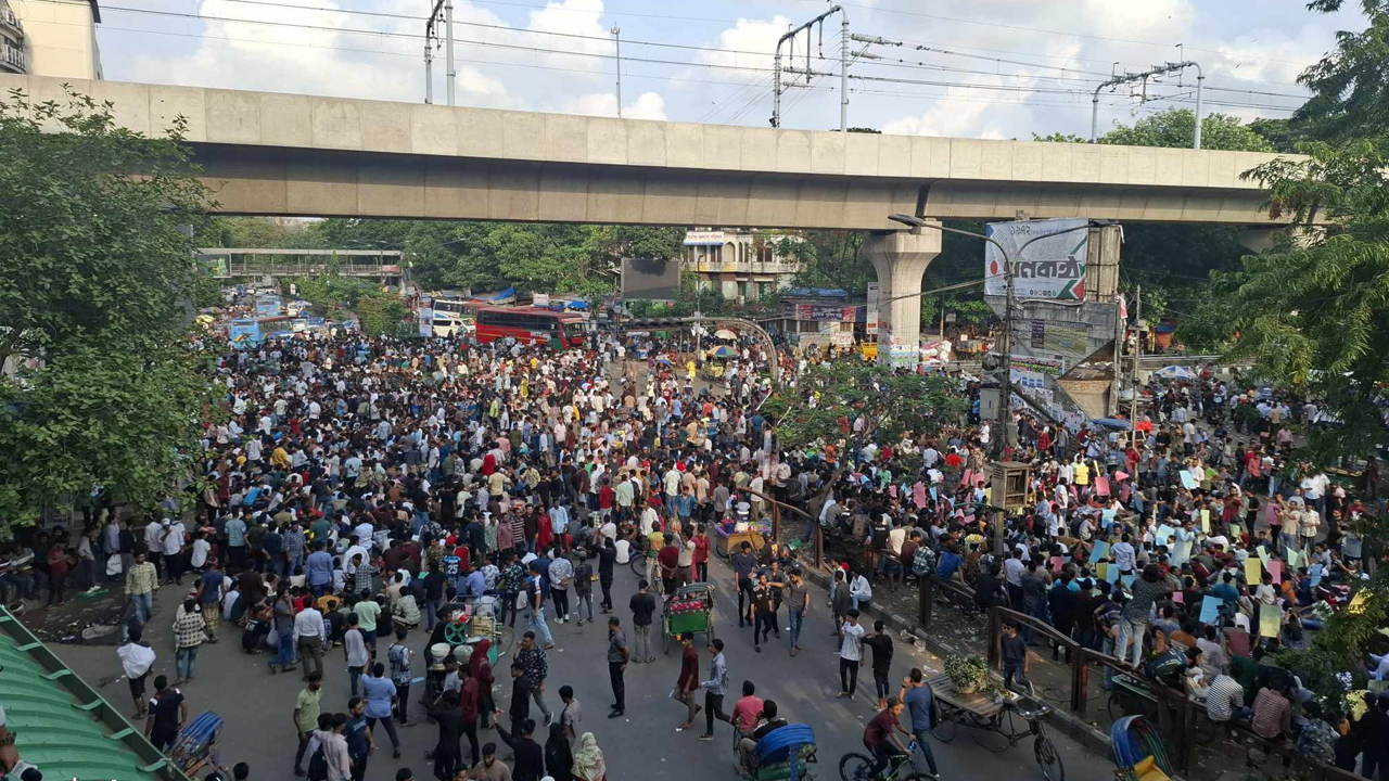 সাম্য হত্যার বিচার দাবিতে ছাত্রদলের শাহবাগ অবরোধ