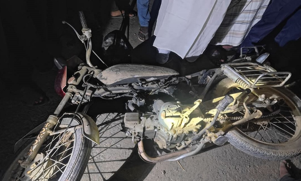 বিএনপি নেতার ওপর সন্ত্রাসী হামলা, মোটরসাইকেলে অগ্নিসংযোগ