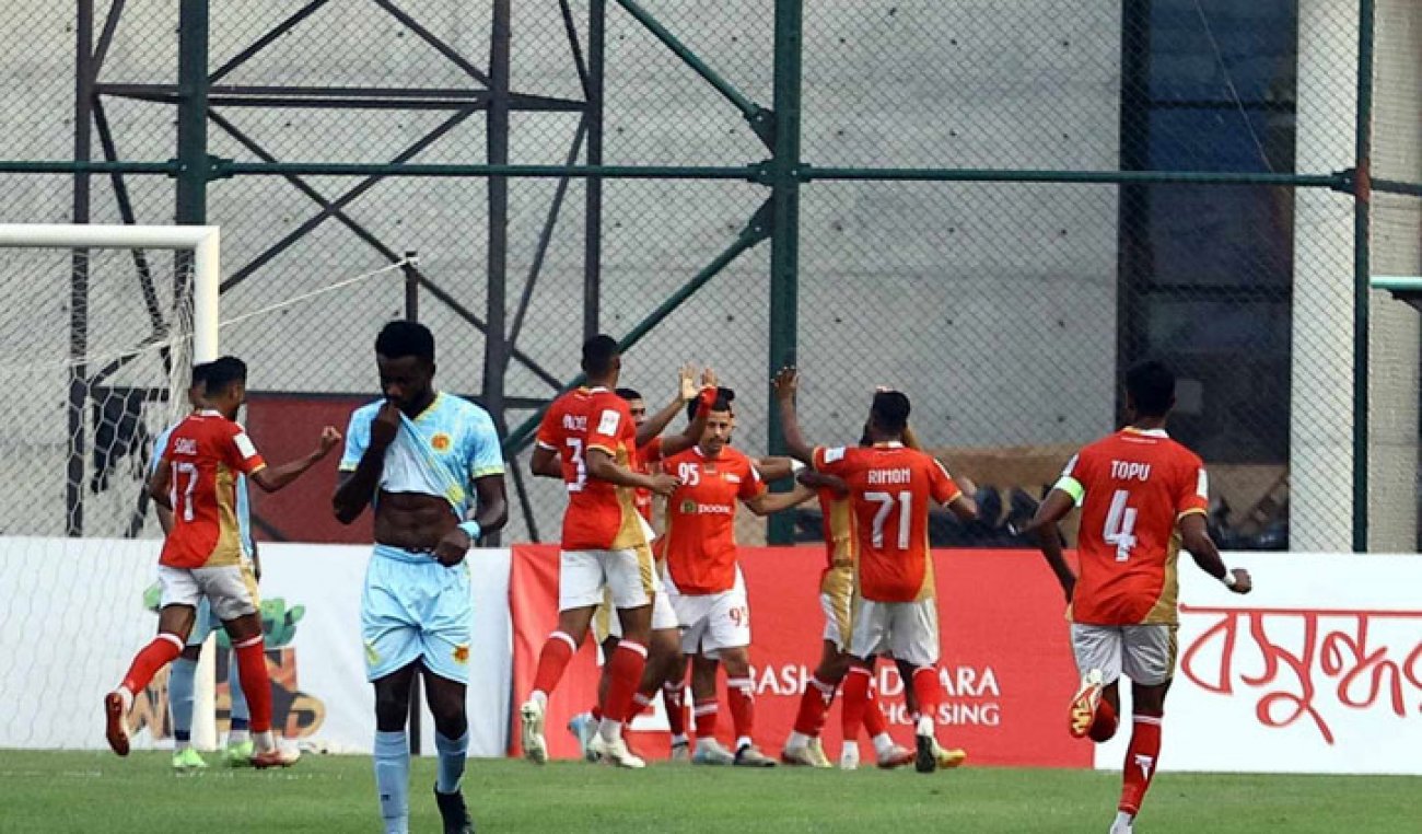 তিন লাল কার্ডের ম্যাচে আবাহনীকে হারালো বসুন্ধরা কিংস