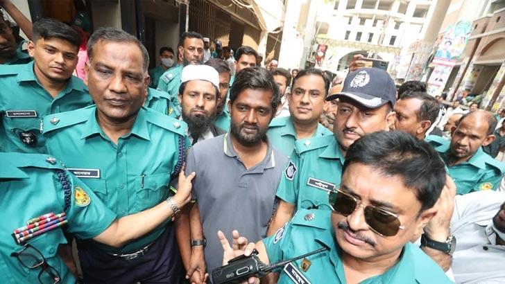 জামিন আবেদন নামঞ্জুর, সাংবাদিক শামসুজ্জামানকে কারাগারে পাঠানোর নির্দেশ