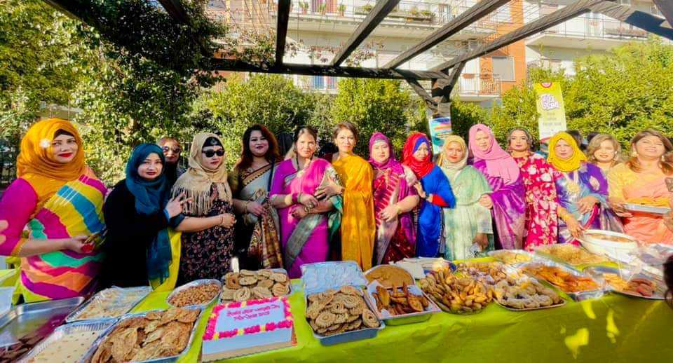 ইতালিতে বাংলাদেশিদের পিঠা উৎসব