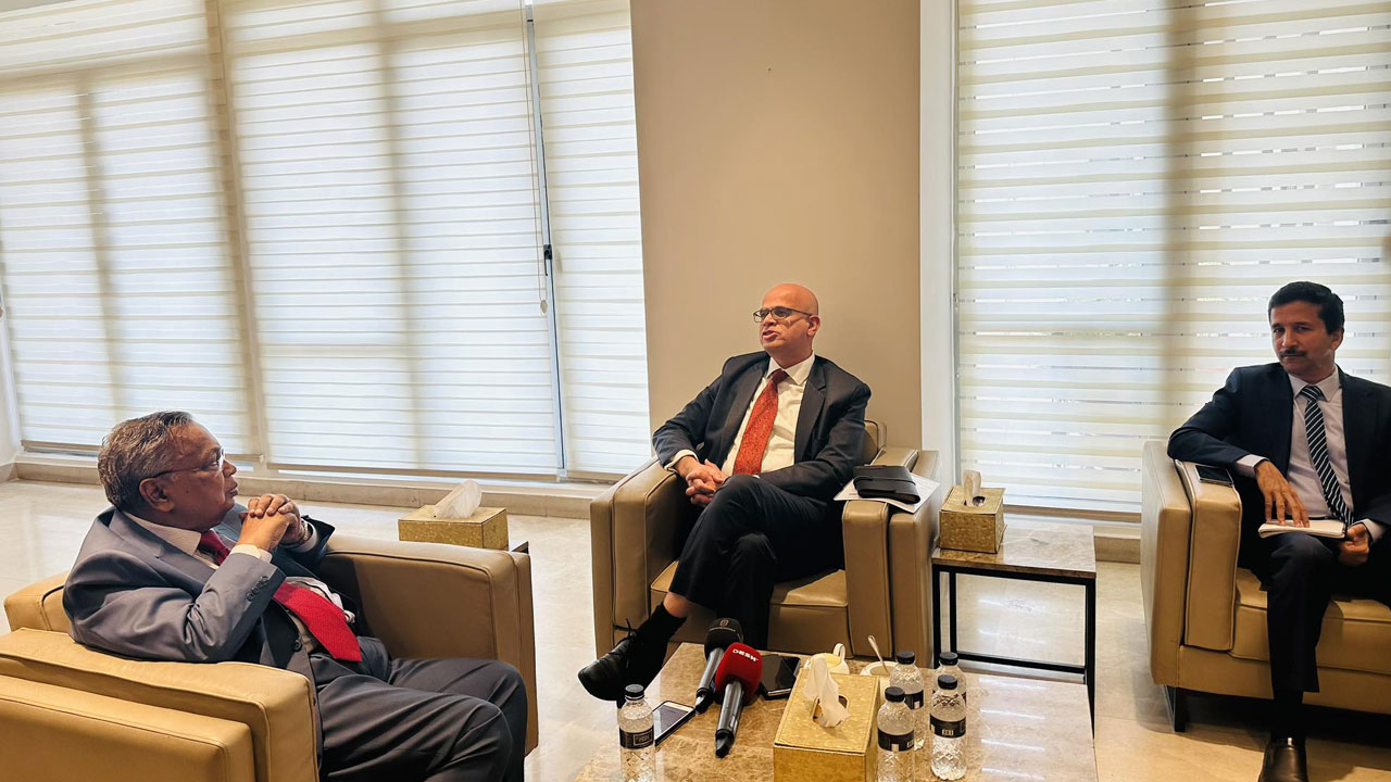 অবকাঠামোগত উন্নয়নে সহযোগিতার আশ্বাস এআইআইবির