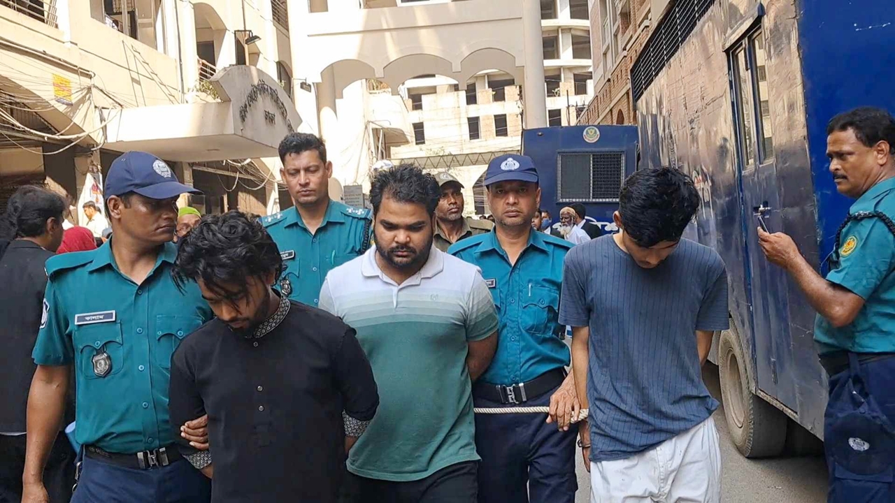 শেকলে বেঁধে তরুণী ধর্ষণ : চার আসামির তিন দিনের রিমান্ড