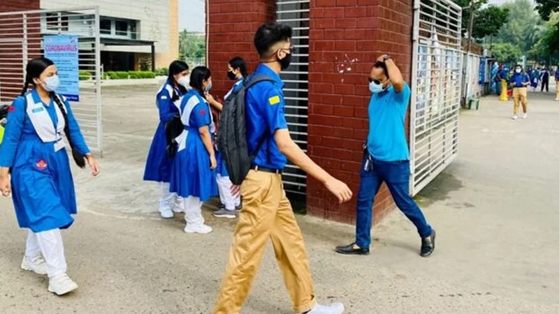 স্কুল-কলেজ সাত দিন বন্ধ