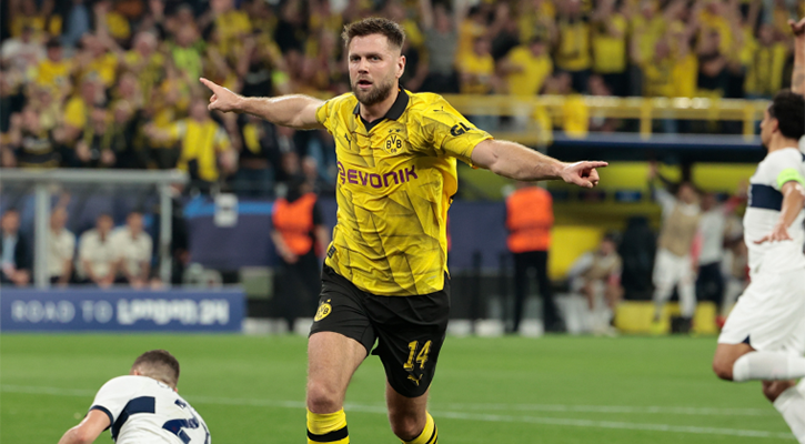 পিএসজিকে হারিয়ে এগিয়ে থাকল ডর্টমুন্ড