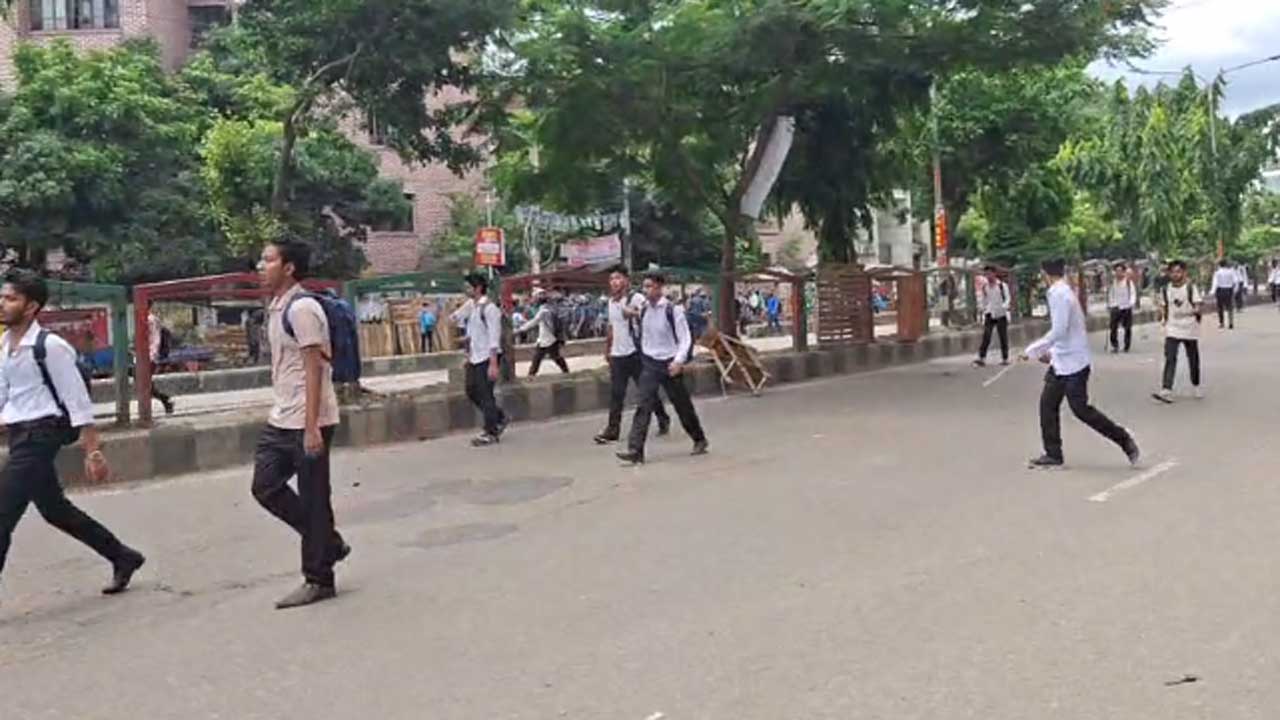 আবারও ঢাকা কলেজ ও সিটি কলেজের শিক্ষার্থীদের সংঘর্ষ