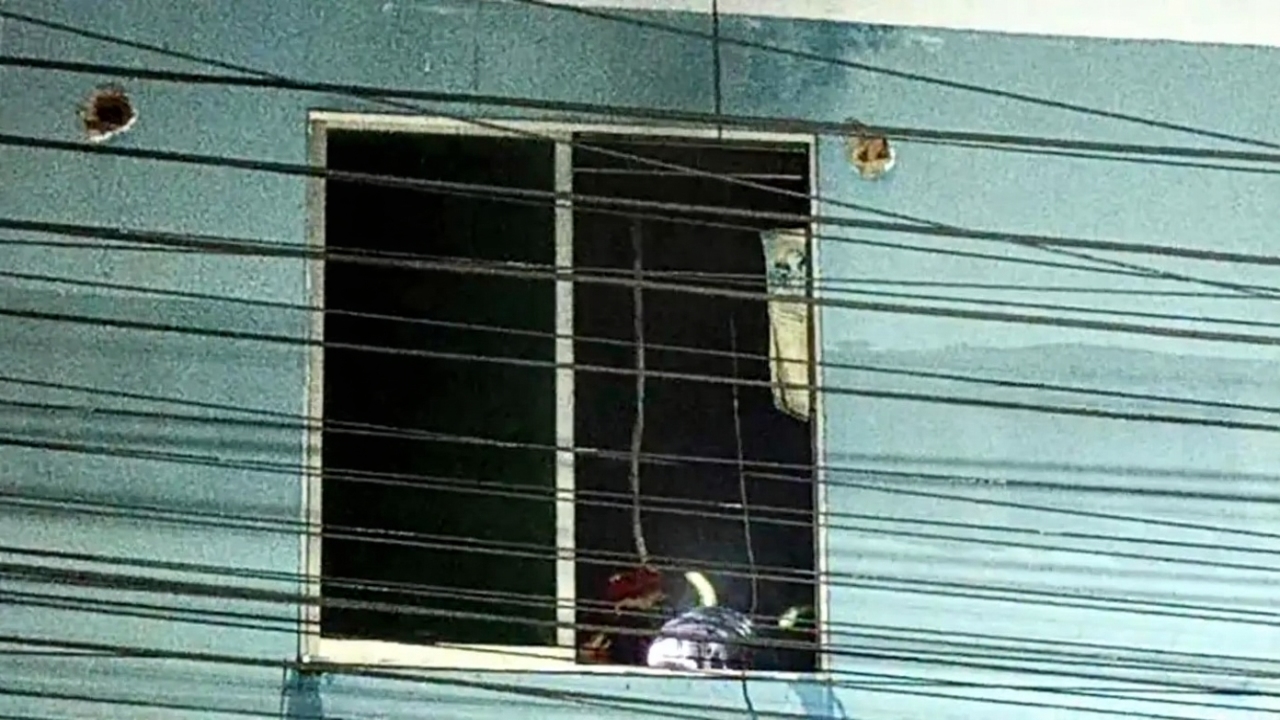 এবার আগুন লাগল কক্সবাজার ইন্টারন্যাশনাল ইউনিভার্সিটিতে, নিয়ন্ত্রণে ফায়ার সার্ভিস