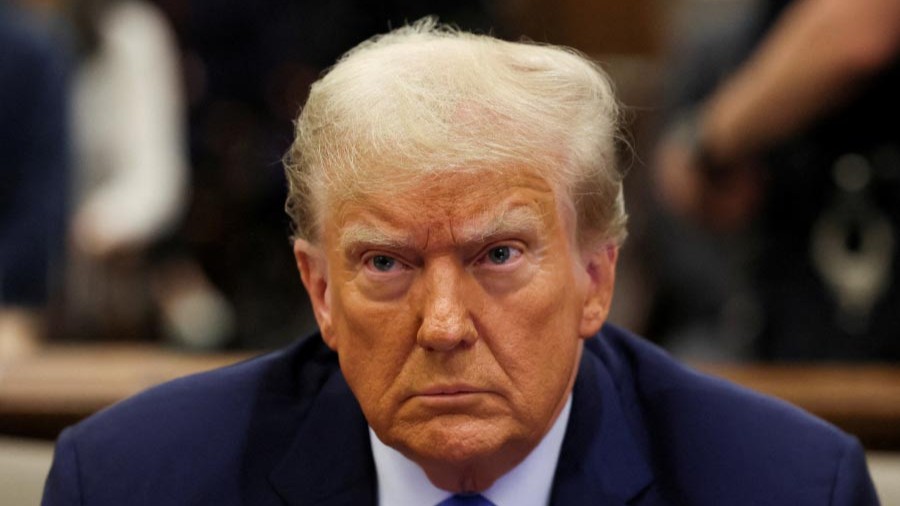 চীনা পণ্যে বাড়তি ১০০% শুল্ক আরোপের ঘোষণা ট্রাম্পের