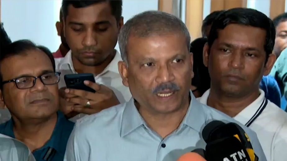 বিএনপি তত্ত্বাবধায়ক সরকার চায়নি, অন্তর্বর্তী সরকারের নিরপেক্ষ ভূমিকার কথা বলেছে: আইন উপদেষ্টা