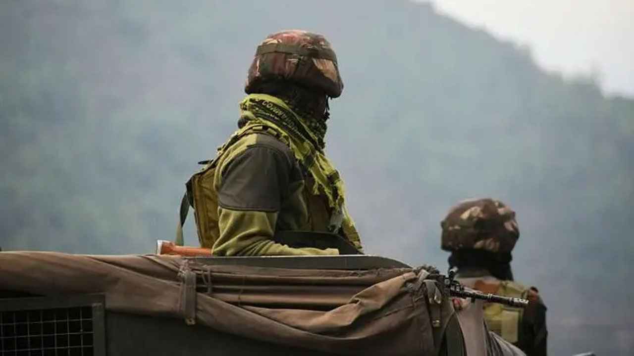 ৩ সামরিক স্থাপনায় পাক হামলার দাবি ভারতের, ইসলামাবাদের অস্বীকার