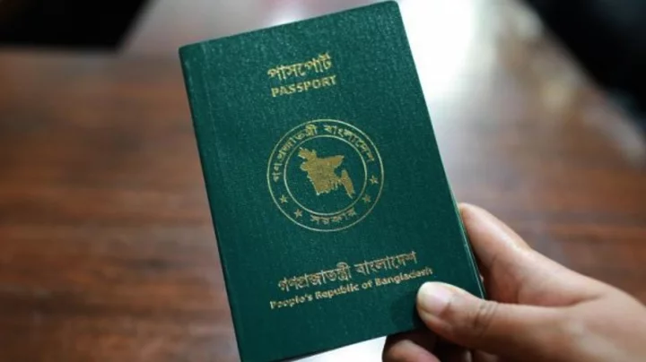 নাগরিকত্ব না থাকা সত্ত্বেও ৬৯ হাজার রোহিঙ্গাকে পাসপোর্ট দিচ্ছে বাংলাদেশ