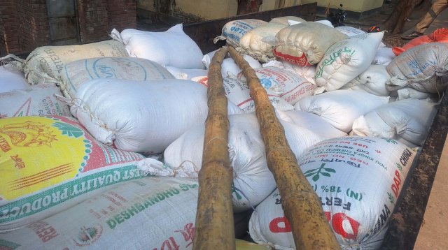 খাদ্যবান্ধব কর্মসূচির ৫ টন চাল জব্দ, বিএনপি নেতা আটক