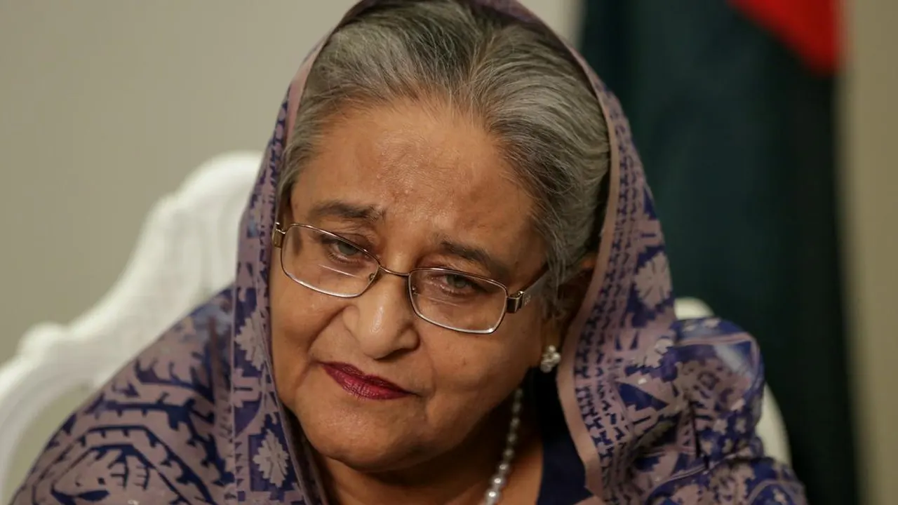 শেখ হাসিনার বিরুদ্ধে গ্রেপ্তারি পরোয়ানা