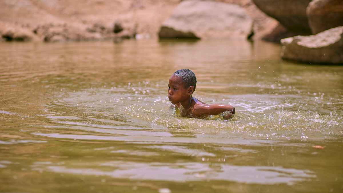 ঈদ উদযাপন হয়ে গেল ধূলিসাৎ , পুকুরে ডুবে শিশুর মৃত্যু