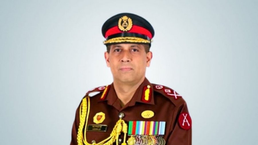 ঢাকেশ্বরী ও রমনা কালী মন্দিরে দুর্গাপূজার নিরাপত্তা পরিদর্শনে বিজিবি মহাপরিচালক