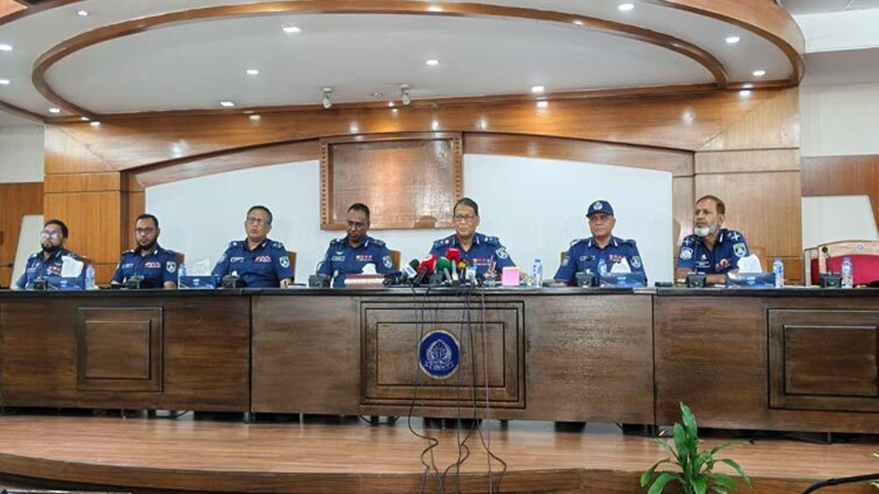 দুর্গাপূজা চলাকালীন ৪৯টি বিচ্ছিন্ন ঘটনা, ১৯ জন গ্রেপ্তার: আইজিপি