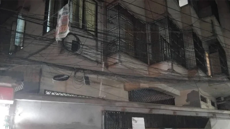 শেওড়াপাড়ায় দুই বোনকে হত্যা: সিসিটিভিতে দেখা যায় এক যুবককে অতঃপর গ্রেপ্তার