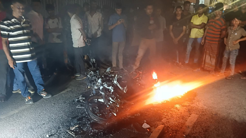 বাংলামোটরে চাঁদা দাবিকে কেন্দ্র করে গোলাগুলি, স্থানীয়দের প্রতিরোধ