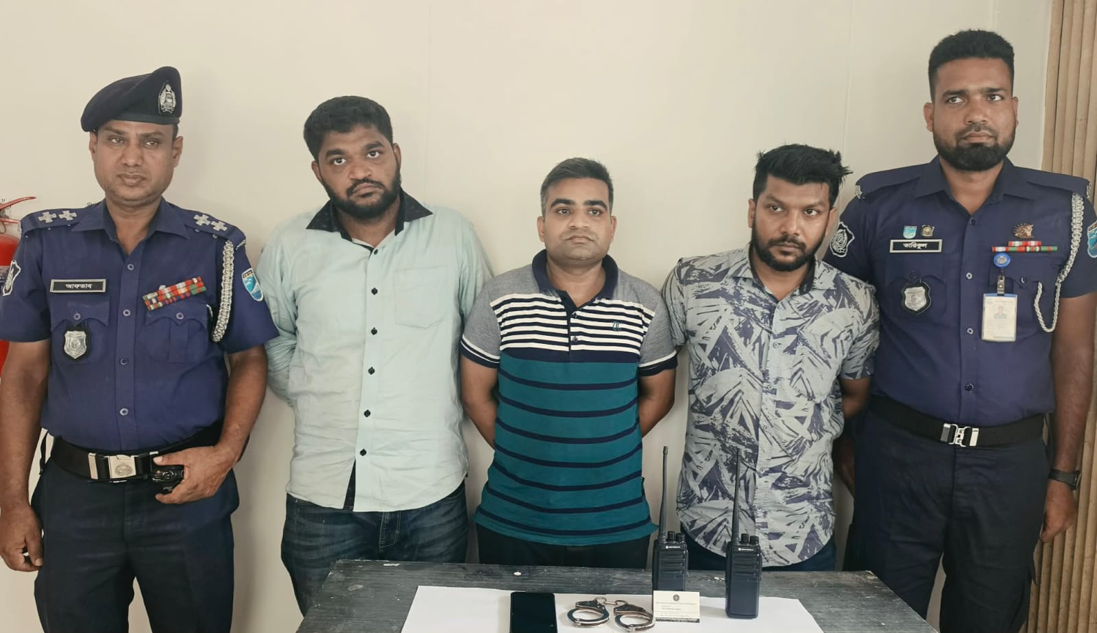 ‘ডিজিএফআই’ পরিচয়ে সিএনজি চালককে অপহরণ ও মুক্তিপণ দাবি: আটক ৩