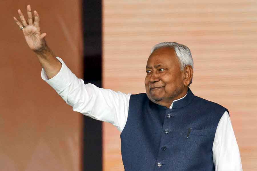 টানা ১০ম বার মুখ্যমন্ত্রী হিসেবে শপথ নিলেন নীতিশ কুমার