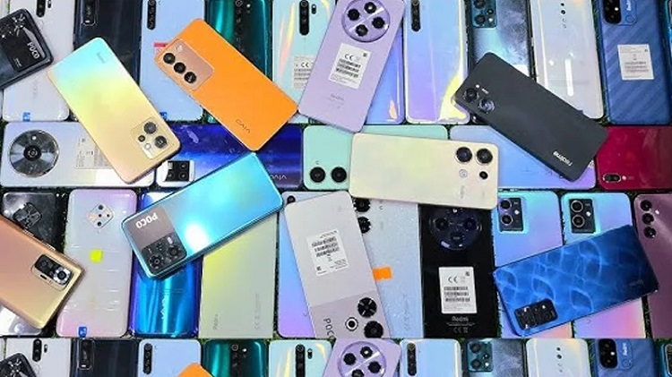 মোবাইল ফোনের দাম কমাতে কাস্টমস শুল্ক কমালো সরকার