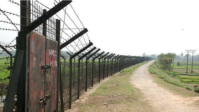 সীমান্তে ভারত থেকে অনুপ্রবেশকালে বিজিবির হাতে আটক ১৫