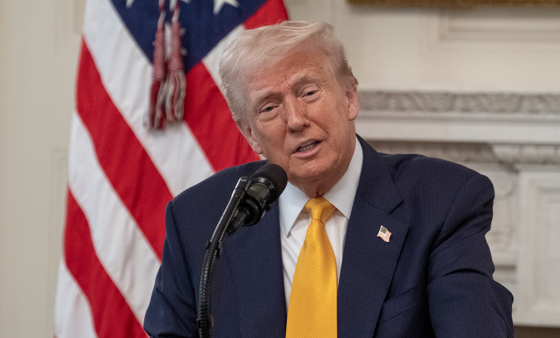 বিশ্বকাপে খেলতে দিলে রাশিয়া যুদ্ধ বন্ধের অনুপ্রেরণা পাবেঃ ট্রাম্প