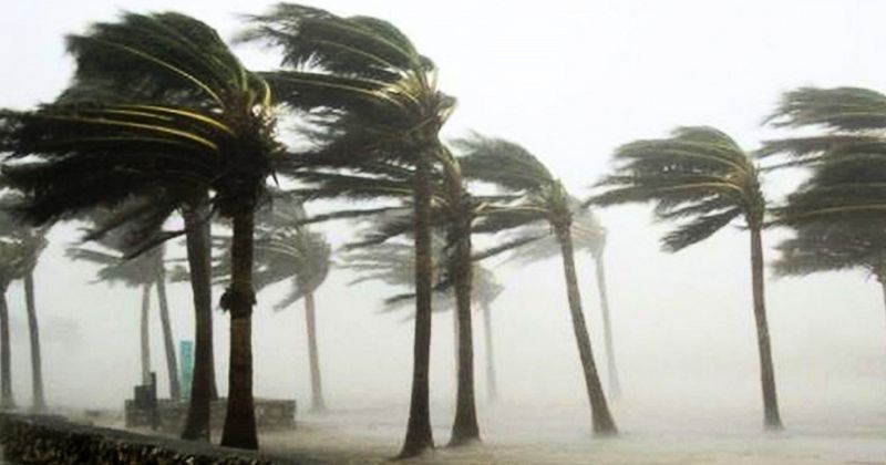 ১১ অঞ্চলের নদীবন্দরে সতর্ক সংকেত