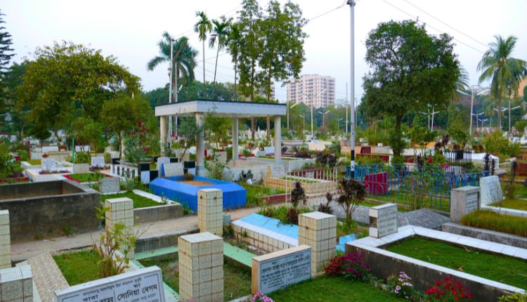 বনানীতে ফ্ল্যাটের চেয়ে কবরের জমির দাম বেশি