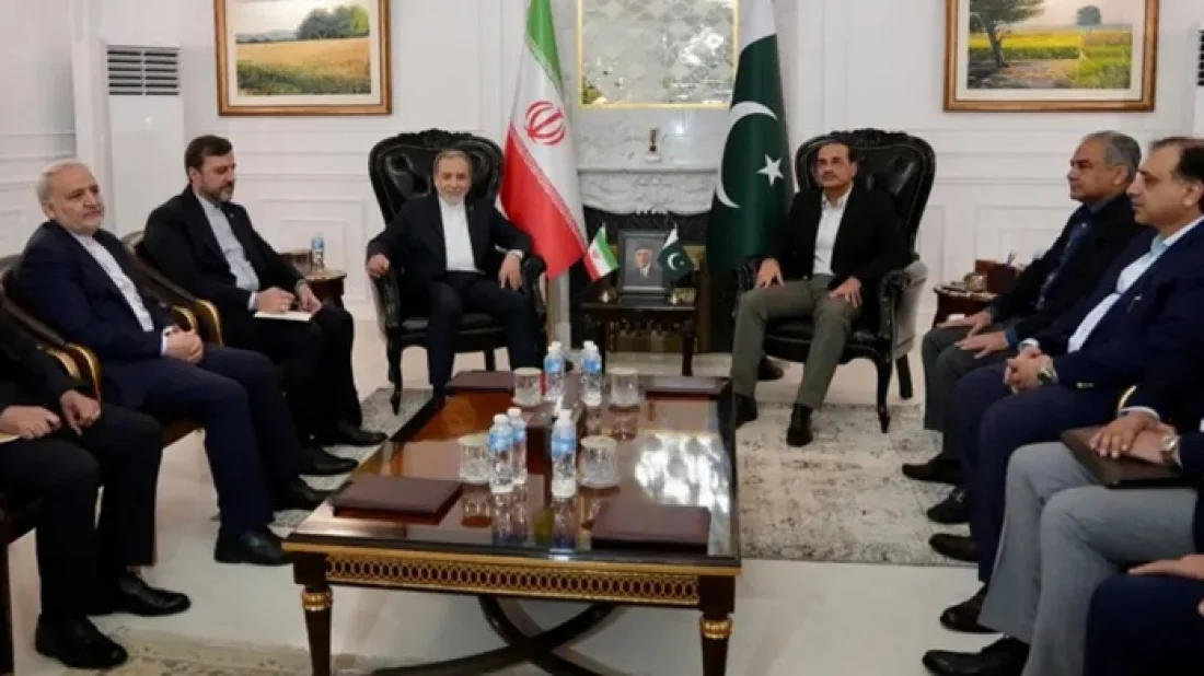 আসিম মুনিরের সঙ্গে বৈঠক করলেন ইরানের পররাষ্ট্রমন্ত্রী আব্বাস আরাঘচি