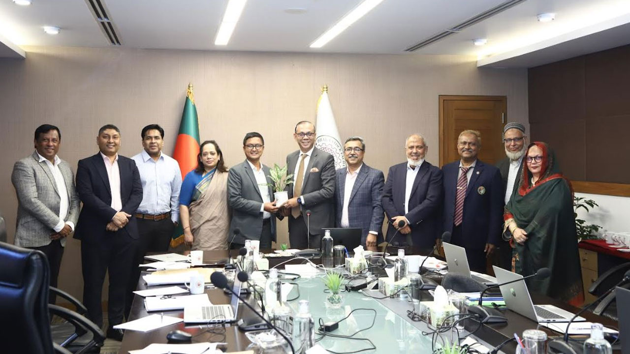 ডিএসইর স্বতন্ত্র পরিচালক হিসেবে যোগ দিলেন স্নেহাশীষ বড়ুয়া