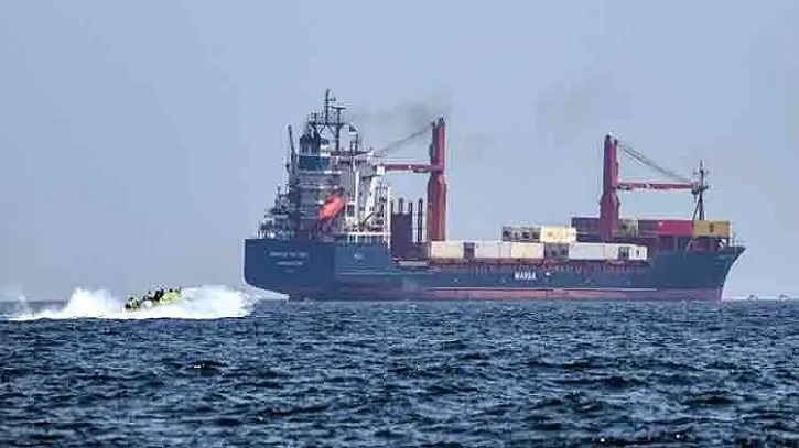 মধ্যপ্রাচ্য থেকে ‘এক লিটার তেলও’ রপ্তানি করতে দেবে না ইরান