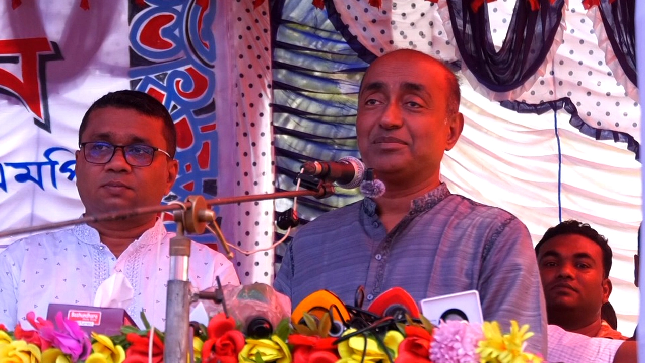 জ্বালানি তেল কালোবাজারি ও মজুতদারের সর্বোচ্চ শাস্তি মৃত্যুদণ্ড: আইনমন্ত্রী