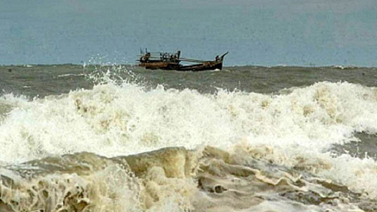 সাগরে লঘুচাপ, ঢাকাসহ ৫ বিভাগে টানা বৃষ্টির আভাস