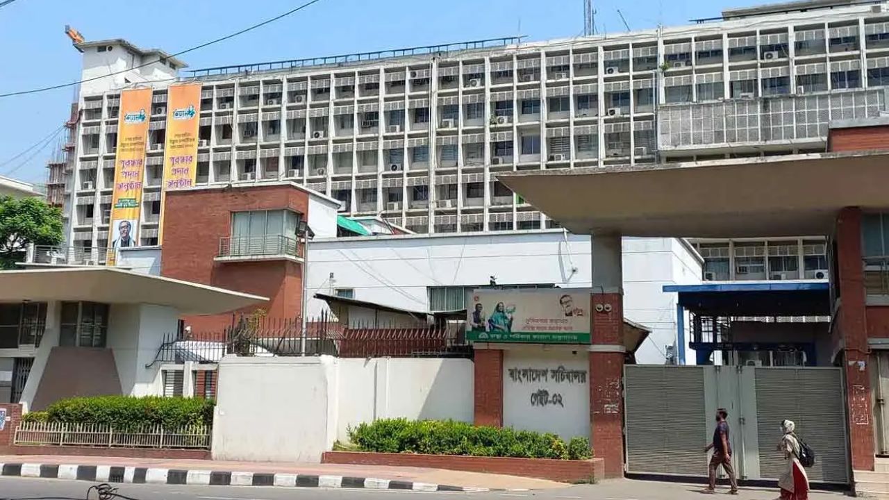 সচিবালয়ে এমপিদের সঙ্গে প্রবেশ করতে পারবেন শুধু দুজন