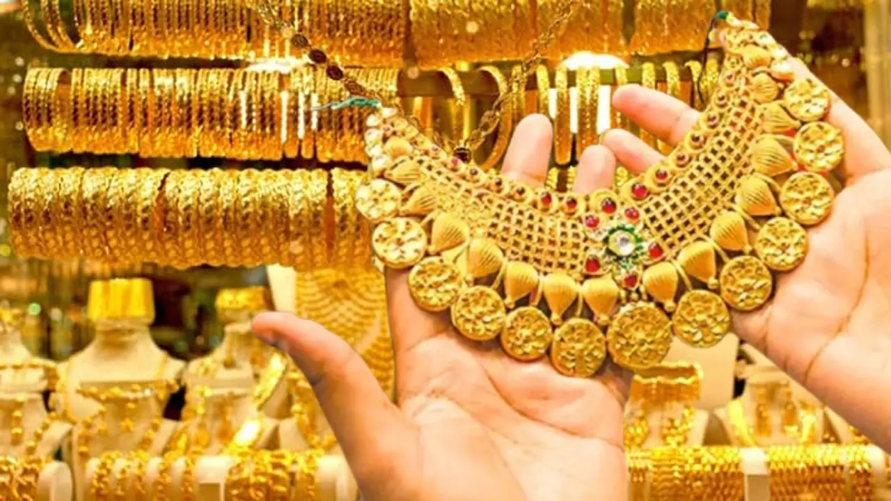 আজ যে দামে বিক্রি হচ্ছে স্বর্ণ
