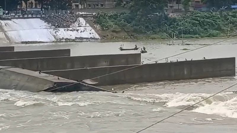 ভেঙে পড়েছে ভারতের আত্রাই ড্যাম, বাংলাদেশে বন্যার শঙ্কা