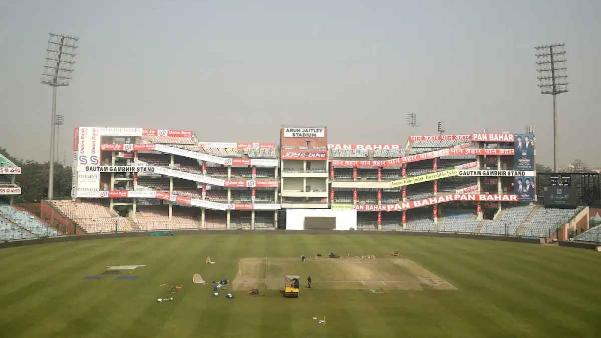 দিল্লি স্টেডিয়াম উড়িয়ে দেওয়ার হুমকি