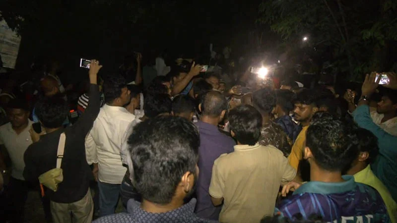 কক্সবাজারে এনসিপি নেতাকে উত্তেজিত জনতার মারধর, হাসপাতালে পাঠাল পুলিশ