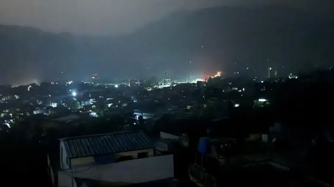 পাকিস্তানের হামলায় ভারত-শাসিত কাশ্মিরে নিহত ৩