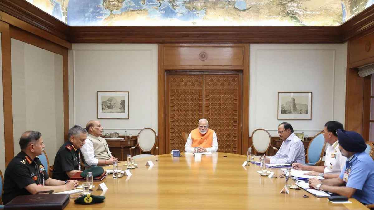 হামলার জবাব দিতে সেনাবাহিনীকে ‘পূর্ণ স্বাধীনতা’ দিলেন মোদি