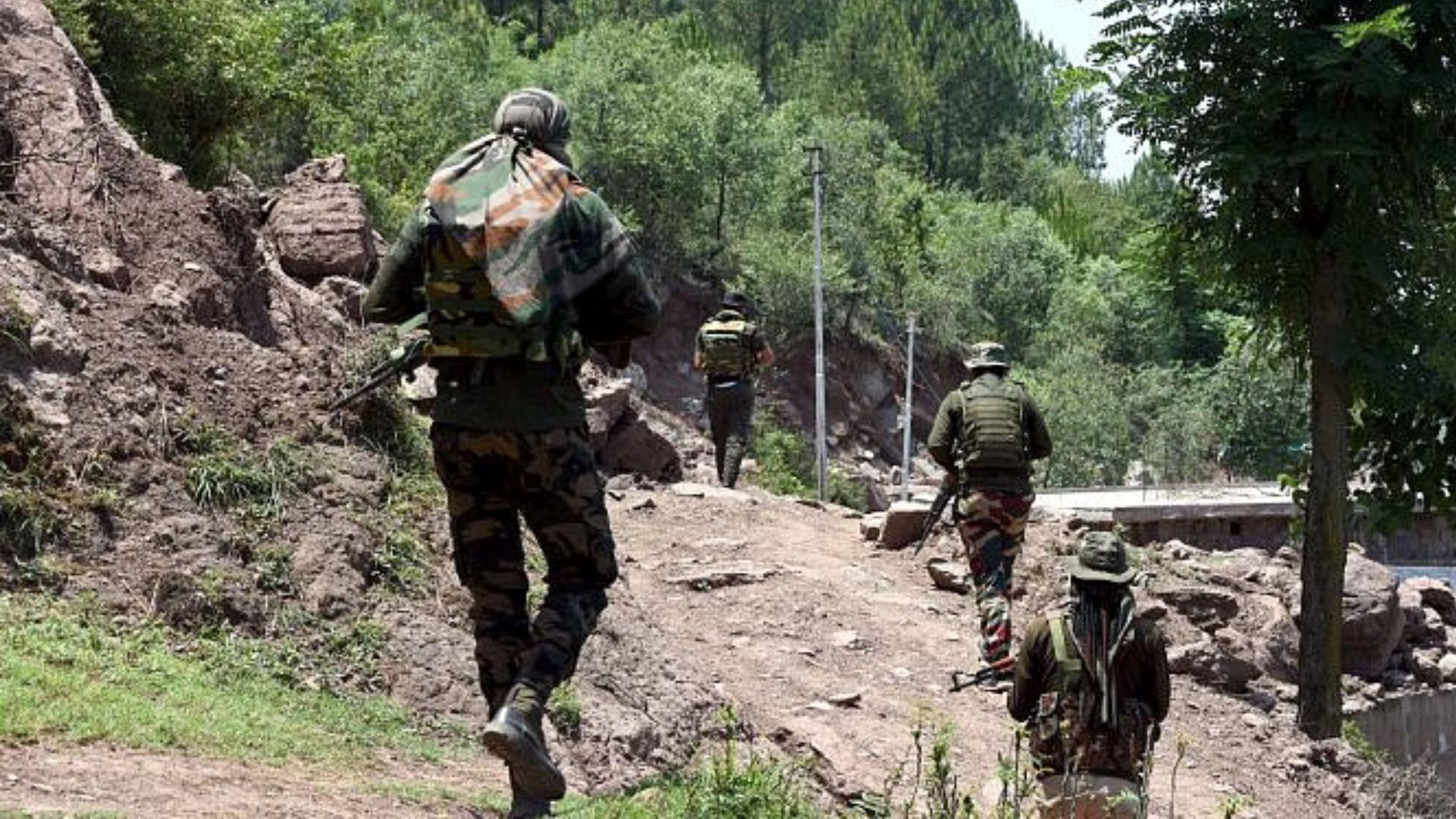 সীমান্তে ‘সাদা পতাকা’ উড়িয়ে পালাল ভারতীয় সেনারা