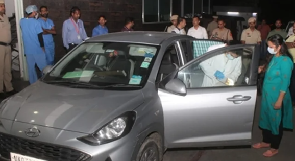 প্রাইভেটকারের ভেতর ৩ শিশুসহ পরিবারের ৭ সদস্যের বিষপান