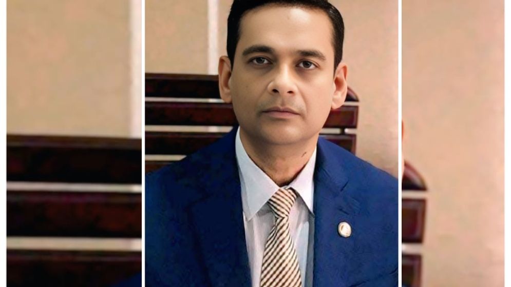 গরুর হাটে আটক সাবেক উপজেলা চেয়ারম্যান