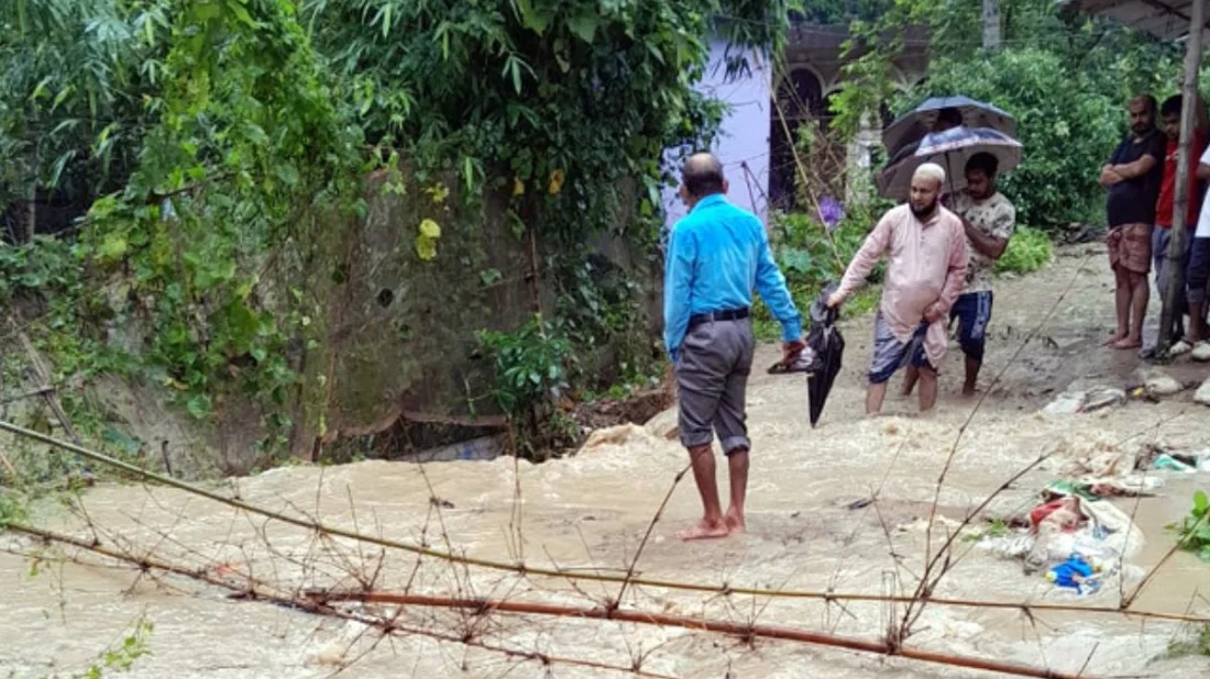 ভারত থেকে নেমে আসা ঢলে ভেঙেছে কুশিয়ারা নদীর বাঁধ, বন্যার শঙ্কা
