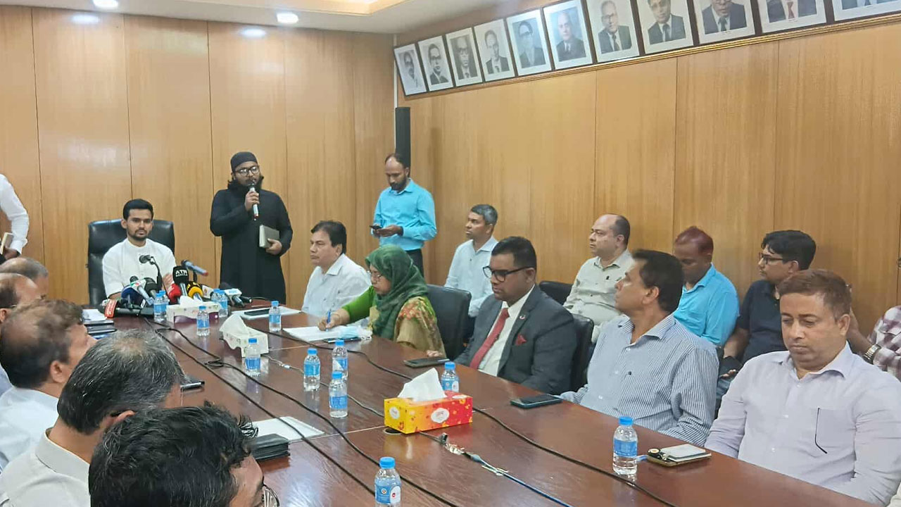 সচিবালয়ে কোরআন তেলাওয়াত দিয়ে শুরু হলো আসিফ মাহমুদের সভা