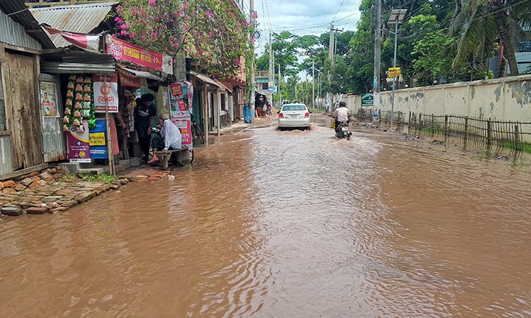 বাগেরহাট শহর জোয়ারের পানিতে প্লাবিত