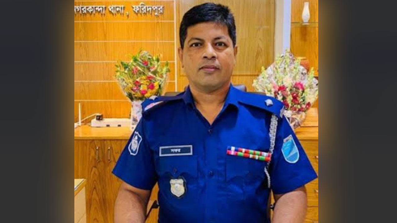 বৈষম্যবিরোধী আন্দোলনের নেত্রীর ওপর হামলা, ওসি প্রত্যাহার