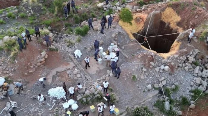 দ. আফ্রিকায় স্বর্ণখনিতে আটকা ২৮৯ শ্রমিক